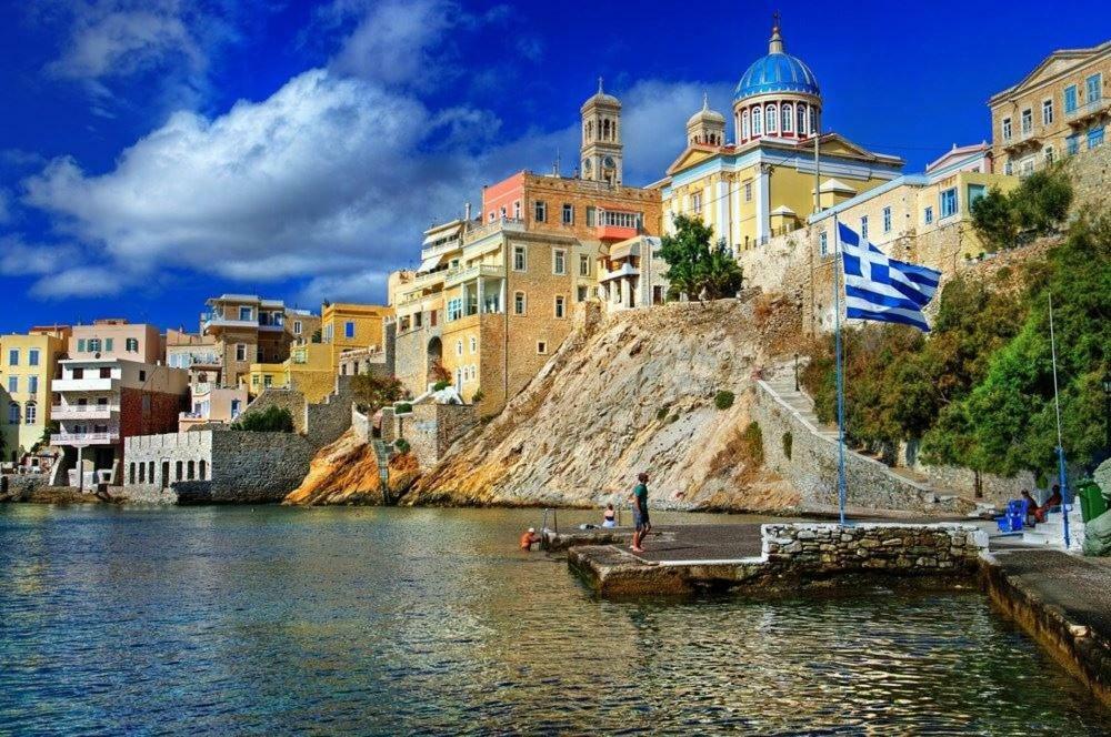 Traditional Medieval Stone House In "Ano Syros" Exterior photo